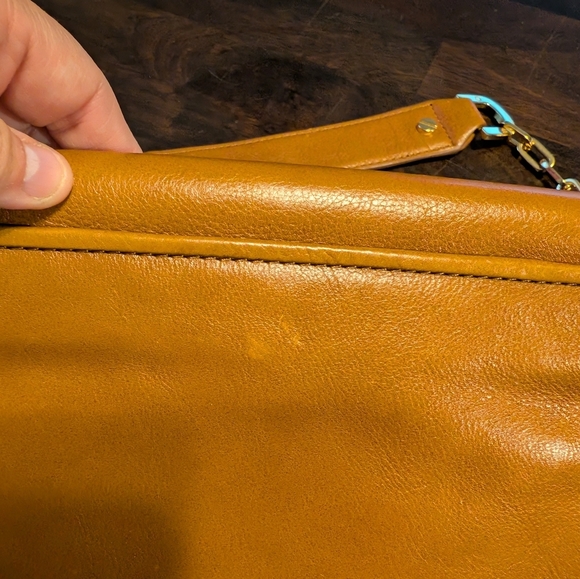 Tory Burch Reva Tan Leather Clutch - Picture 3 of 7
